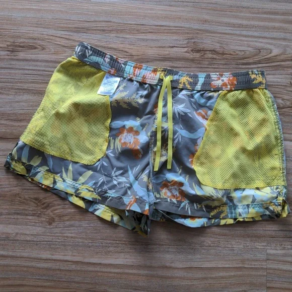 Columbia Floral Shorts Size L - Picture 3 of 5